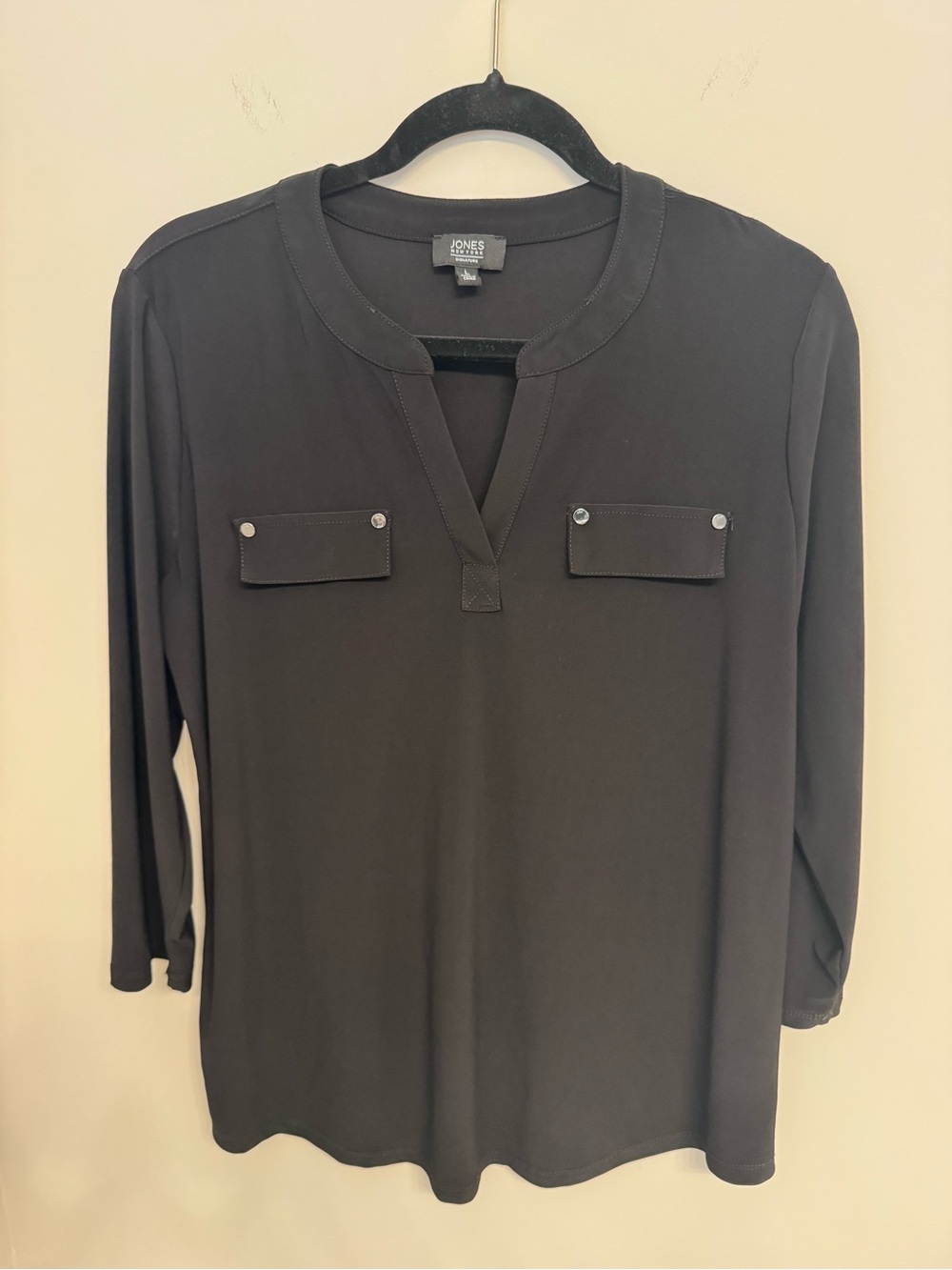 Jones New York Black Notch V-Neck Long Sleeve Top